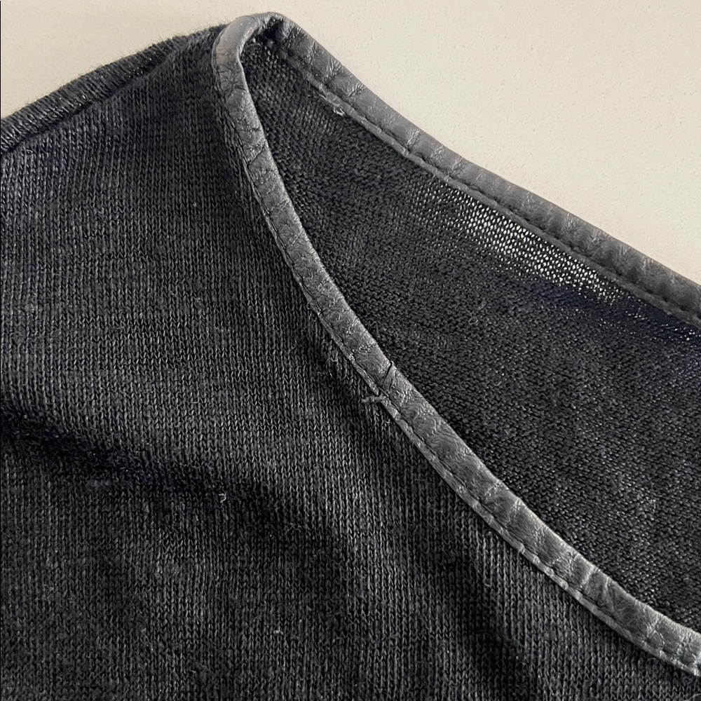 Vince Women’s Black Short-Sleeve Top with Leather-Trimmed Neckline - Size L - Picture 6 of 9